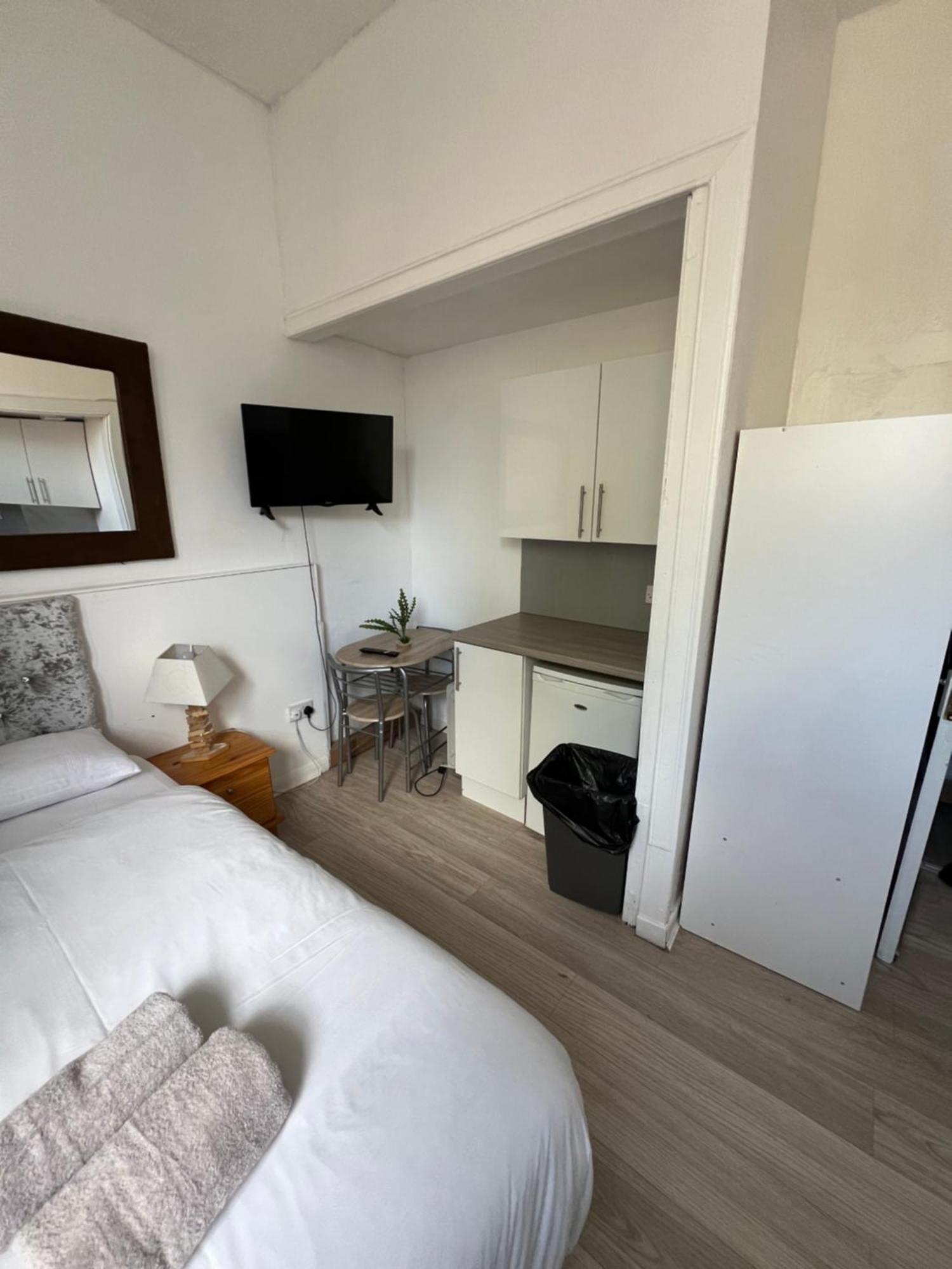 Great Western Road Studio With En Suite Glasgow Exterior foto