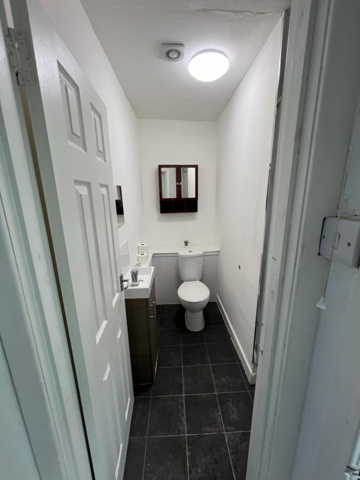 Great Western Road Studio With En Suite Glasgow Exterior foto